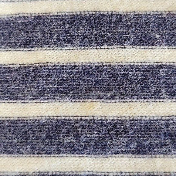 Old Navy blue gray striped 3/4 raglan sleeve t shirt XS - Picture 4 of 6